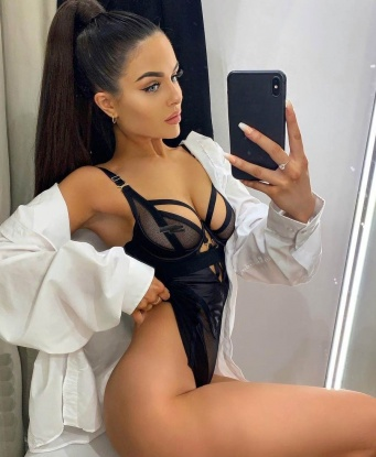 Мое нежное тело и изысканная красота поразят тебя с первого взгляда 😍 Я готова предложить тебе незабываемые встречи, полные страсти и пикантных моментов. Мои услуги включают классический секс, оральный секс, массаж и многое другое. У меня есть отличные отзывы от настоящих мужчин, которые наслаждались моим телом и компанией 😏 На моих фото ты увидишь мою прекрасную фигуру, соблазнительный взгляд и губки, готовые на все. Так что не упусти возможность провести незабываемое время со мной. Жду тебя в Москве, чтобы воплотить в жизнь все твои самые грязные фантазии 💋 Дарья
